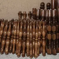 نقاش چوب (یا ساختمان) مسلط به پیستوله و نیروی ساده