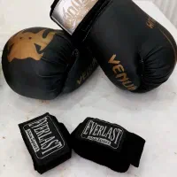 دستکش بکس و کفش کشتی