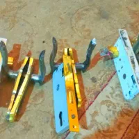 ۳عدد قفل و کلیدو دستگیره