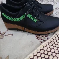یک جفت کفش نو سایز 40
