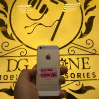 آیفون SE2016 به رنگ طلایی