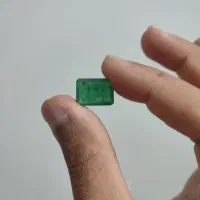 نگین زمرد طبیعی بزرگ