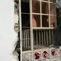 در و پنجره و تابلو