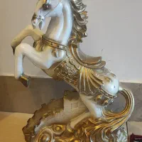 مجسمه اسب