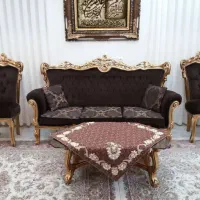 مبل ۹ نفره سلطنتی با میز جلو مبلی و دو میز عسلی