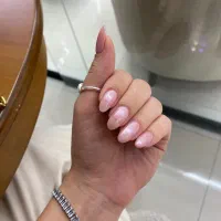خدمات کاشت ناخن در لاین ژل و پودر