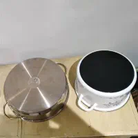 تعدادی قابلمه زود پزسب وظرف غذا