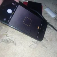 ایفن ۷سالم ۱۲۸فقت وسط گوشی چنتا خط هست