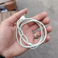 کابل شارژ اصلی داخل کارتون خود گوشی