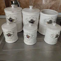 ۳تاجاقندوشکری که یکیش درش شکسته و۳تاجاادویه ایی