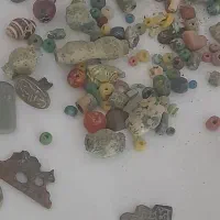 مقدار زیاد مهره سکه حلقه انگشتر