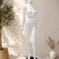 مانکن لباس در حد نو