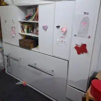 تخت کم جا، کمد