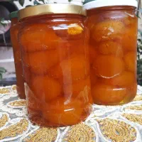مربای زردآلو مربای آلبالو و زعفران خالص یک گرمی