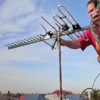 نصب آنتن زمینی و دیواری گردان