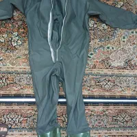 لباس یکسره ضد آب با چکمه