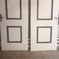 دو عدد درب چوبی همراه با قفل سالم