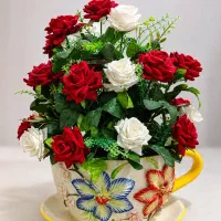 گل و گلدان فنجان و نعلبکی