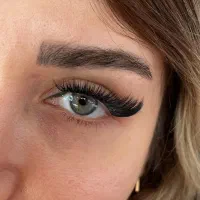 کاشت تخصصی مژه
