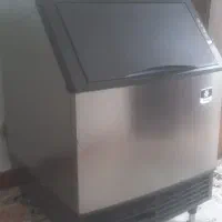 یخساز ۱۰۰ کیلویی مانیتواک