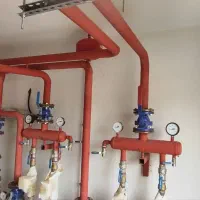 لوله کش و کارگر ساده