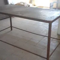 میز کار آهنی