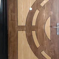 2 عدد درب چوبی با چهارچوب فلزی