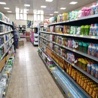 صندق دار خانوم  جهت  کار در فروشگاه  اتکا