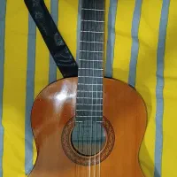 گیتار یاماها c40