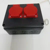 سه راهی با پریز صنعتی