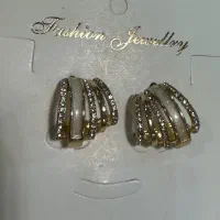 تعدادی گوشواره