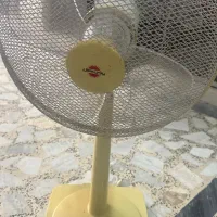 پنکه پارس خزر ایستاده