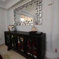 اینه و کنسول....