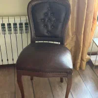 دو‌عدد صندلی