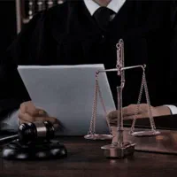 وکیل پایه یک دادگستری