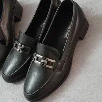 کیف و کفش مشکی سایز ۳۷  و کتونی صورتی سایز ۳۸