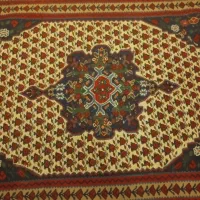 گلیم زرنیم
