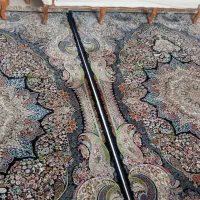 فرش دوعدد شش متری یک عدد چهار ونیم متری ویک پادری