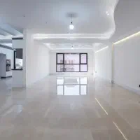 ۲۱۰ متر/ کلید نخورده/ اشرفی اصفهانی