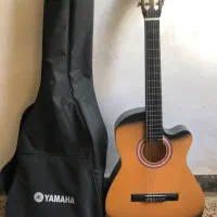 گیتار یاماها درحد نو