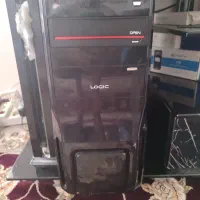 کیس کامپیوتر گیمینگ با موس و دسته و کیبرد