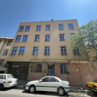 آپارتمان-75-متری-همراه-با-پارکینگ-و-انباری