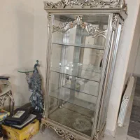 بوفه چوبی ویترین کنار سالنی