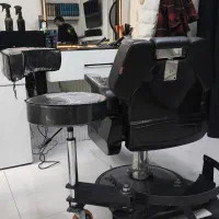 صندلی باربر . آرایشگر