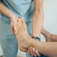 فیزیوتراپی،کاردرمانی و گفتار درمانی در منزل
