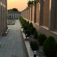 نگهبانی در باغ