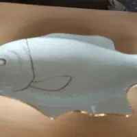 دوتا ظرف یک عدد چینی و یکی بلور