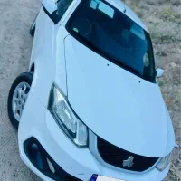 ساینا اس با مانیتور۴۰۲