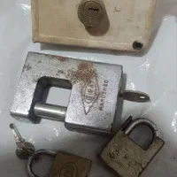 قفل و زنجیر