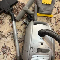 جاروبرقی AEG